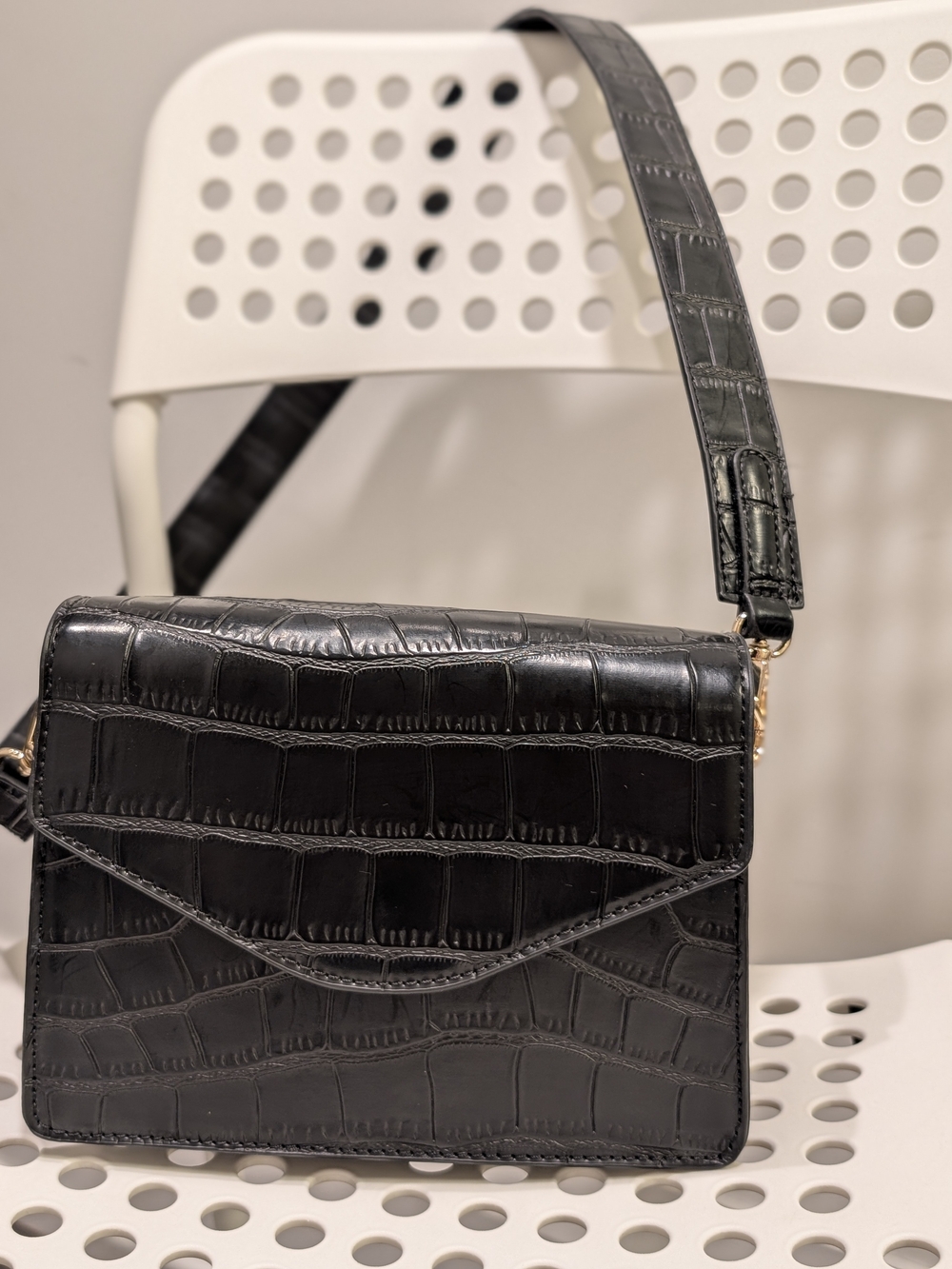 Classic Black Croc-Embossed Shoulder Bag